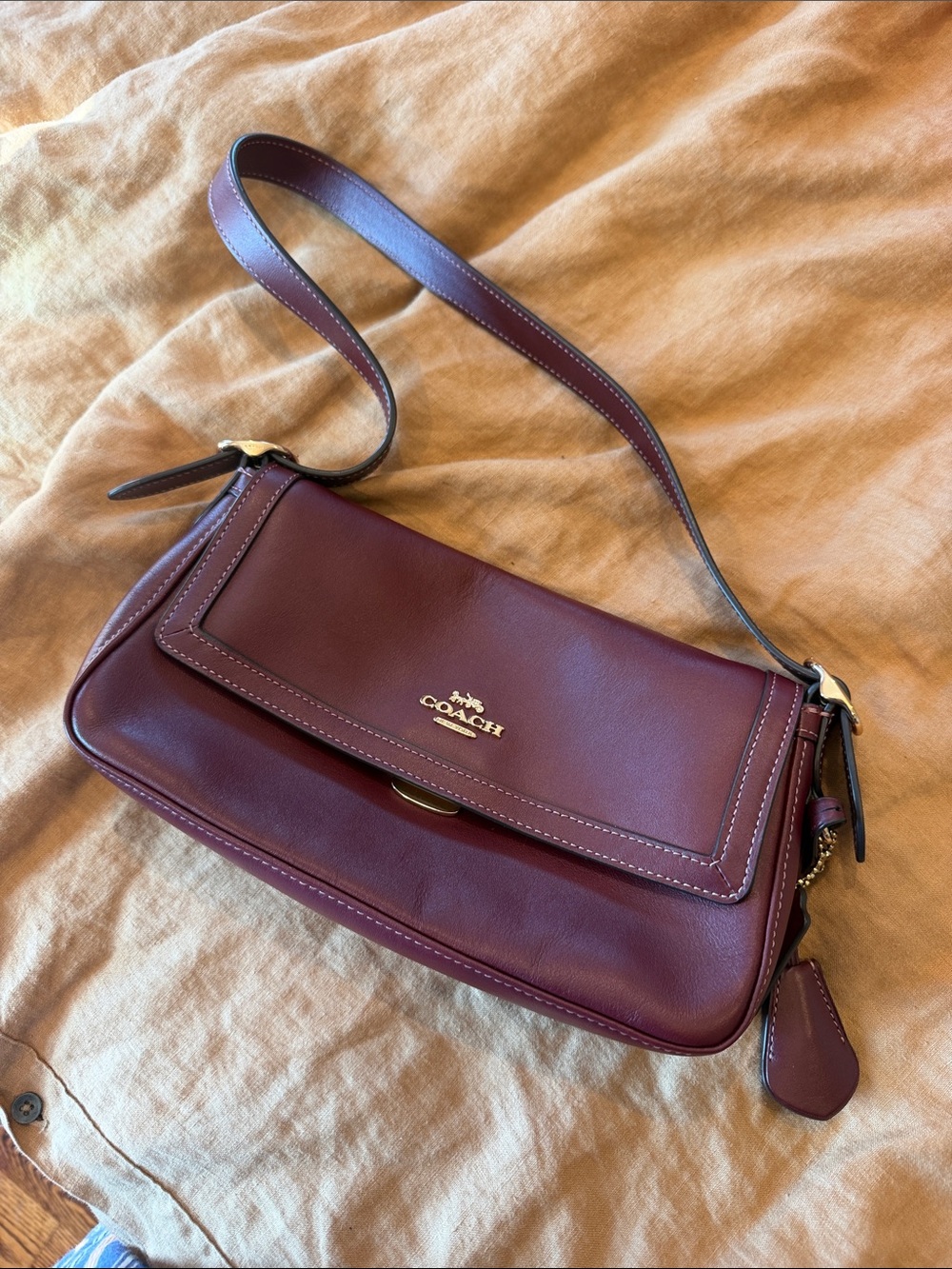 Coach Shoulder Bag in Burgundy Leather with Gold Hardware